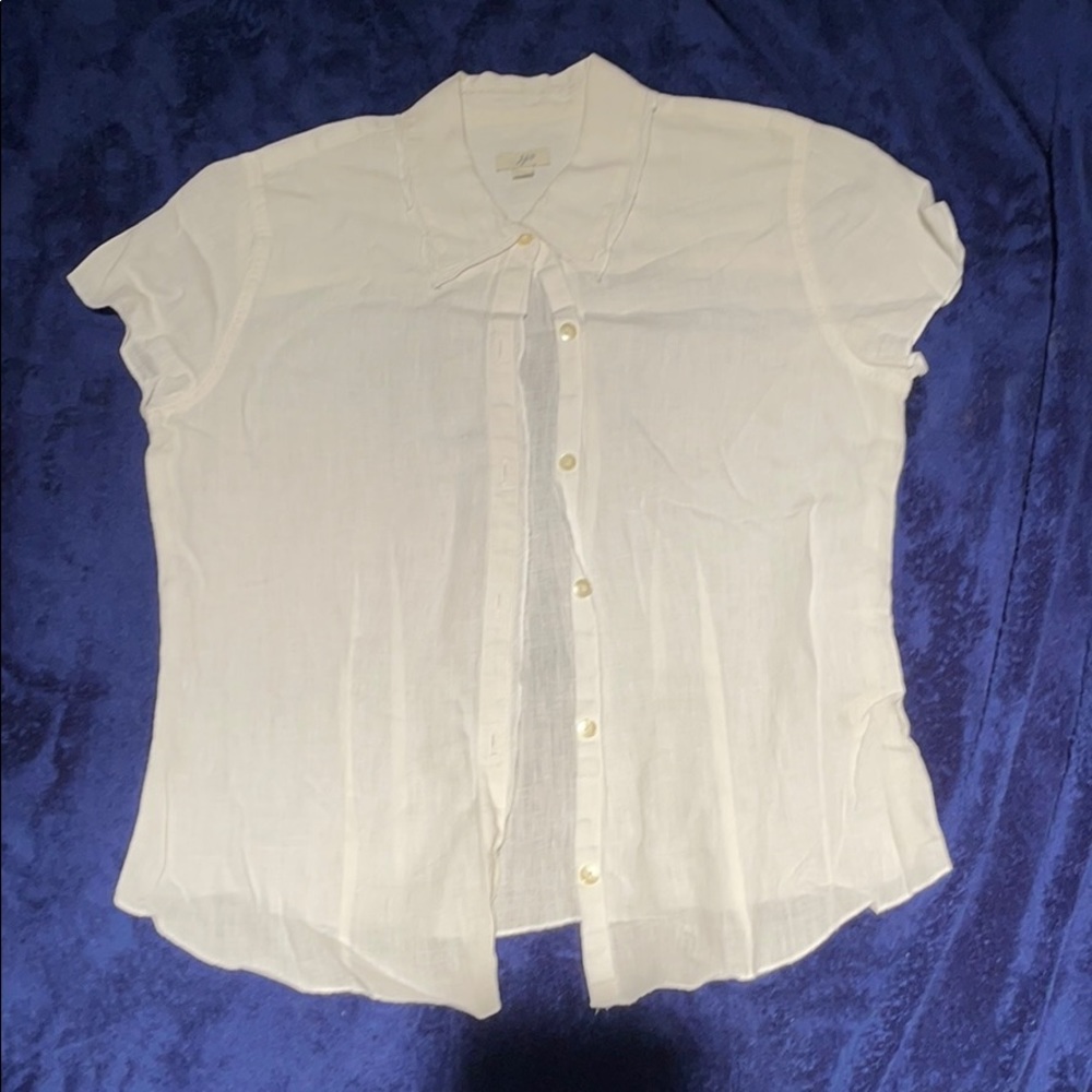 Pleated short sleeve blouse.
